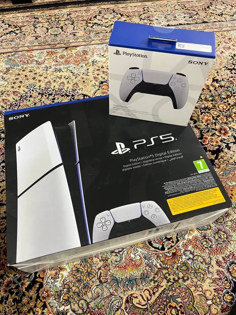 ps5 slim digital با یک دسته اضاف|کنسول، بازی ویدئویی و آنلاین|شاهین‌شهر, مخابرات (شهید بهشتی)|دیوار