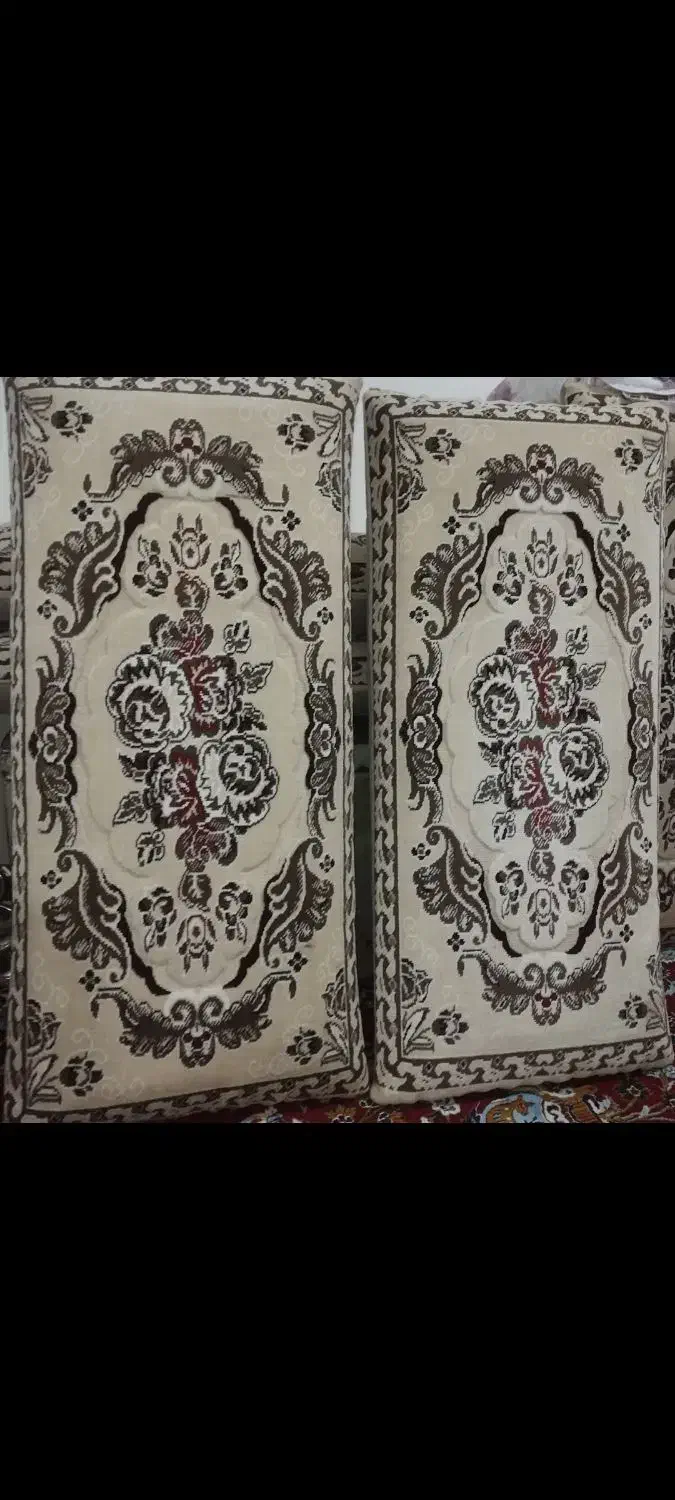 یک جفت پشتی|پشتی|تربتحیدریه, بی بی حسنیه|دیوار