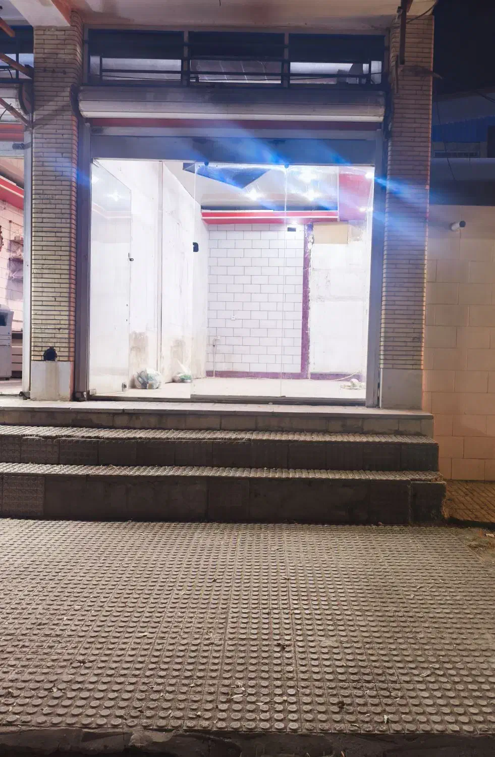 اجاره مغازه واقع در بلوار 24مهر|اجارهٔ مغازه و غرفه|کرمان, |دیوار