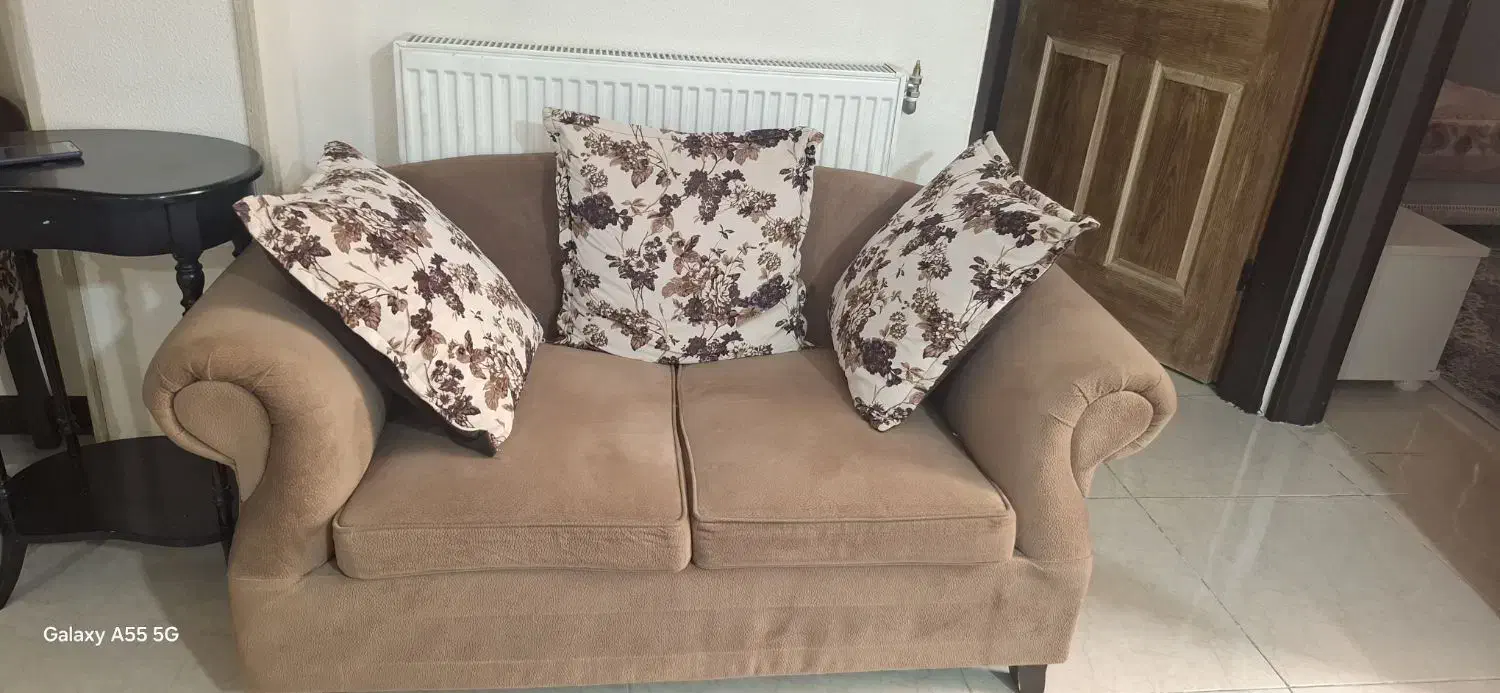 سلام مبل ۹ نفره با جلو مبلی و۴ عسلی|مبلمان خانگی و میز عسلی|شاهین‌شهر, فدک|دیوار