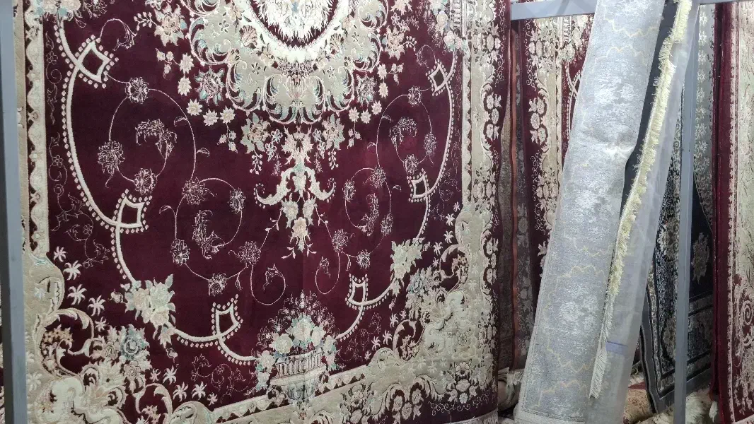 فرش جفت۱۲متری قرمززرشکی تمام‌نخ جنس مخمل|فرش|آزادشهر, |دیوار