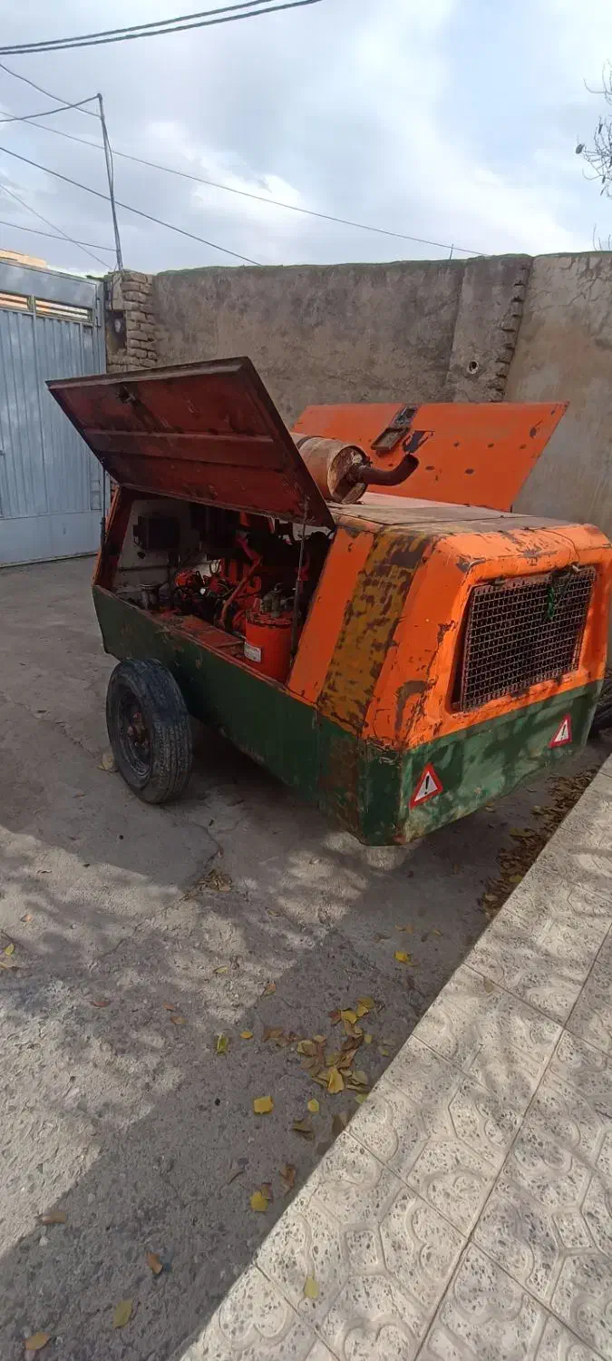 فروش کمپرسور p175 موتوردوئیتس|ماشینآلات صنعتی|فولادشهر, زاینده رود|دیوار