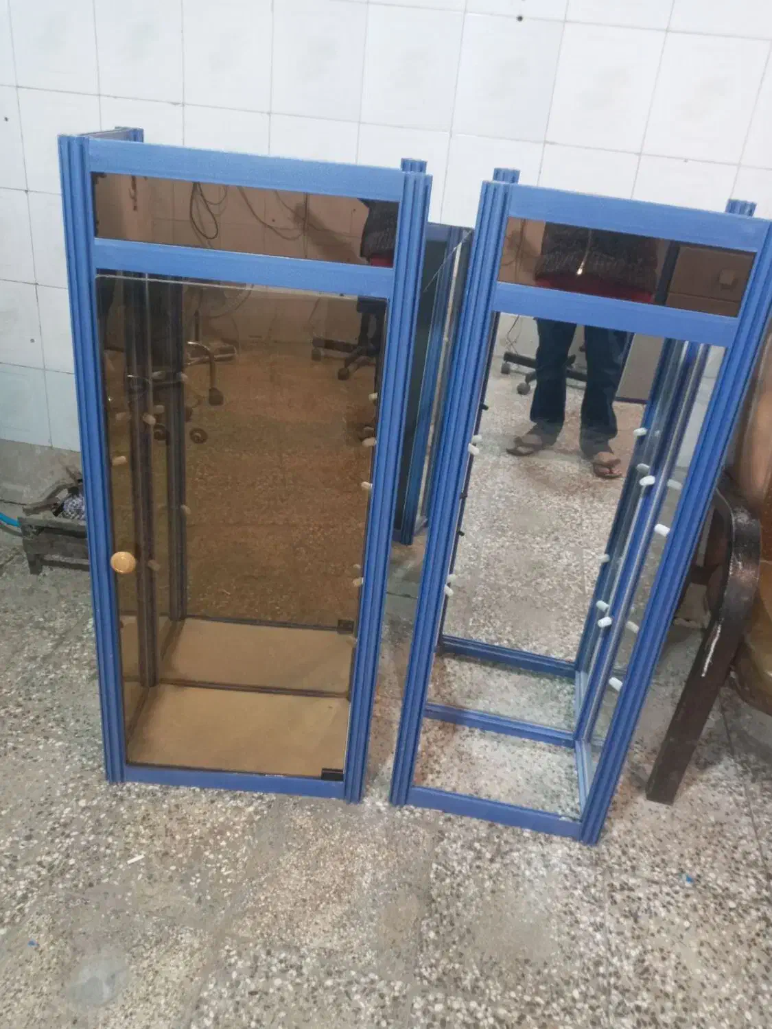 تجهیزات آرایشی و زیبایی|آرایشگاه و سالن‌های زیبایی|لردگان, |دیوار