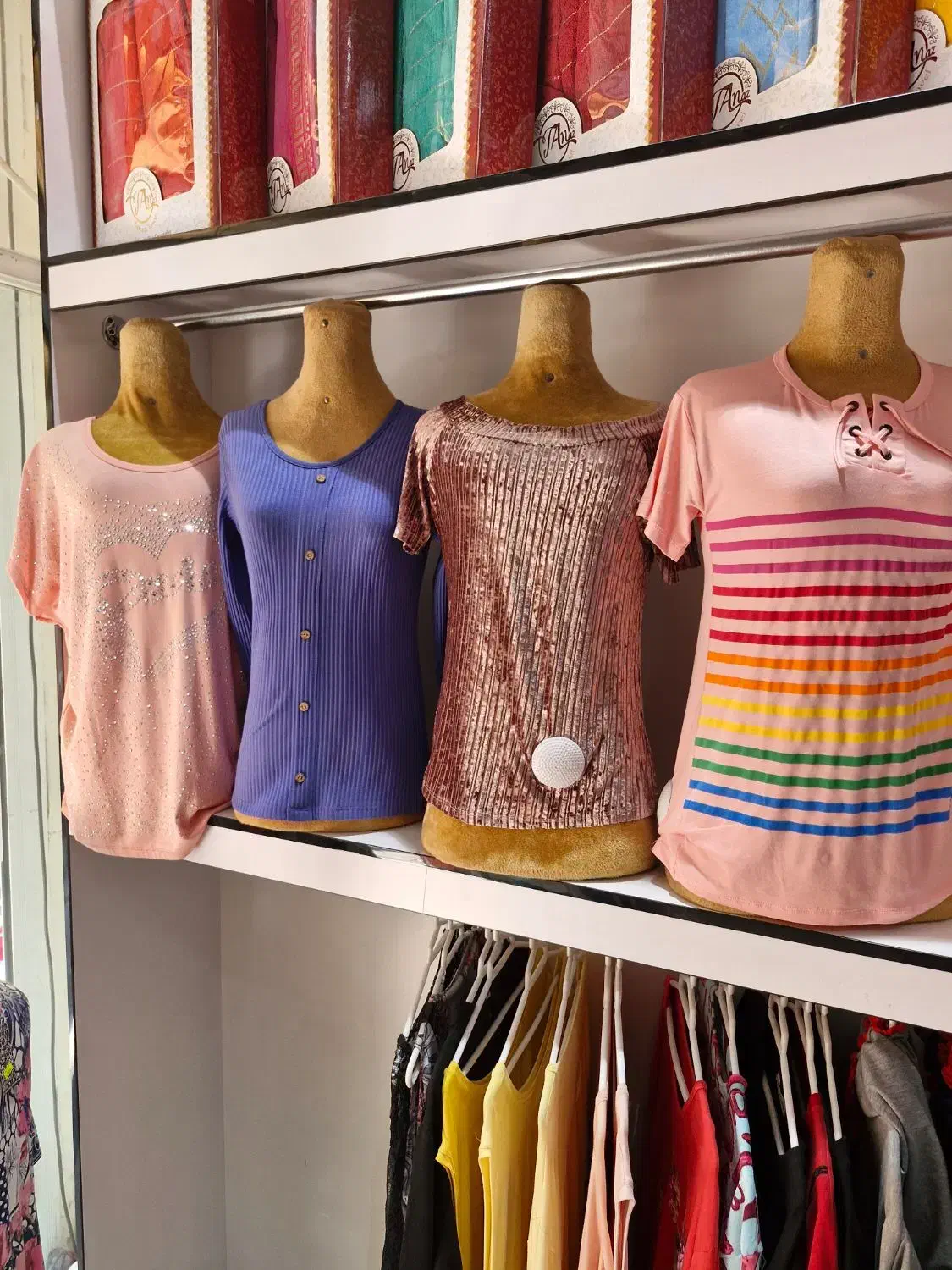 مانکن در حد نو تعداد ۲۰ عدد دکور و میز توافقی|فروشگاه و مغازه|مرودشت, ژیان|دیوار