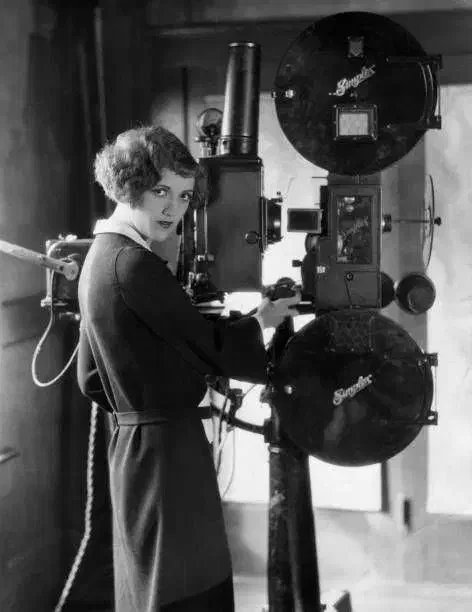 دستیار فیلمسازی|استخدام هنری و رسانه|رشت, بازار|دیوار