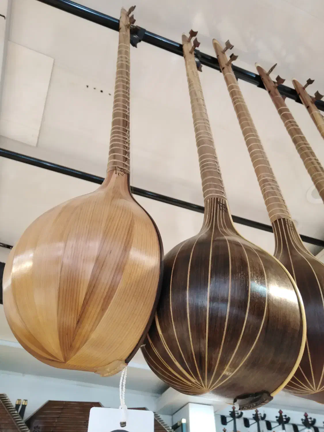 سه تار|سازهای سنتی|آمل, |دیوار