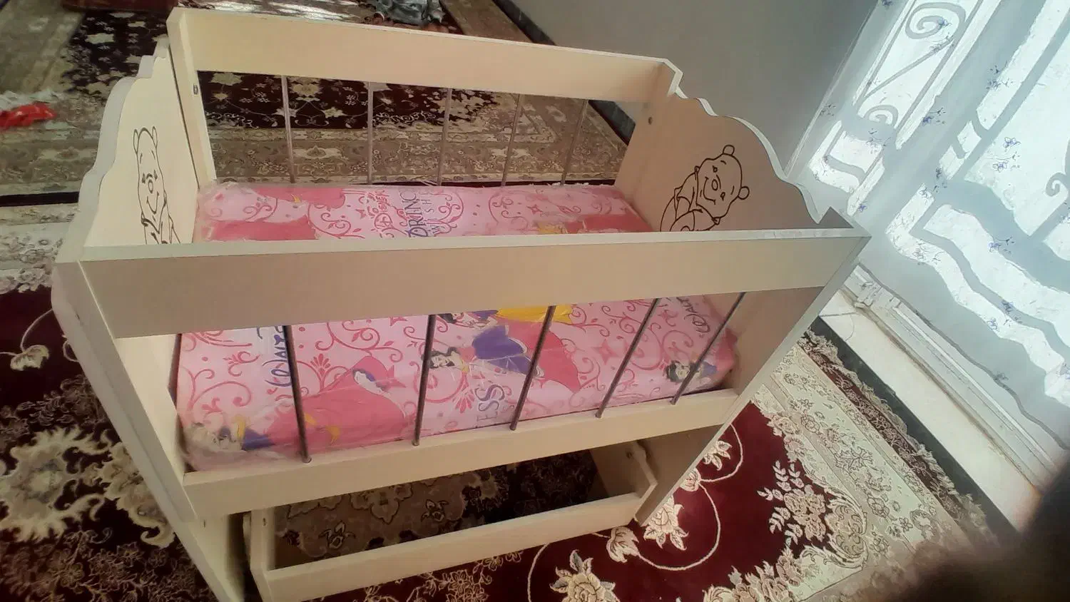 گهواره تخت خواب  نوزاد|تخت و صندلی بچه|گل تپه, |دیوار
