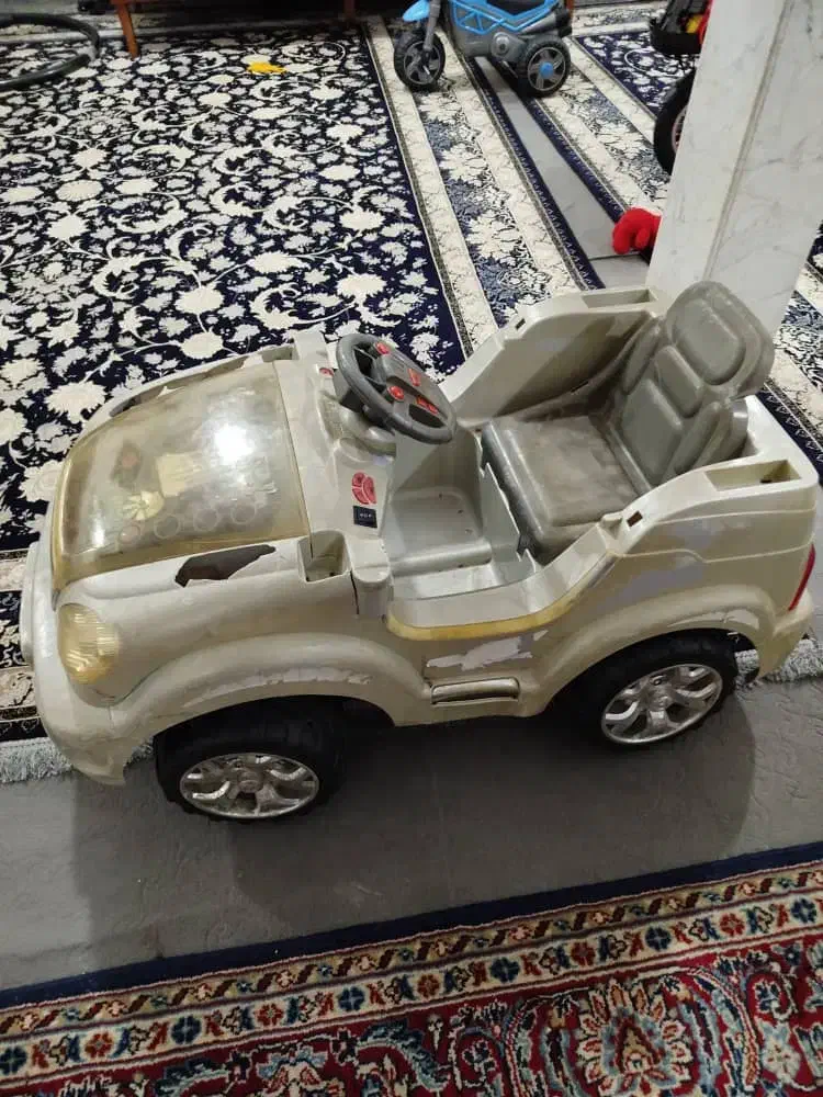 ماشین شارژی.نیازمندباطری|اسباببازی بچه|قم, شاه ابراهیم|دیوار