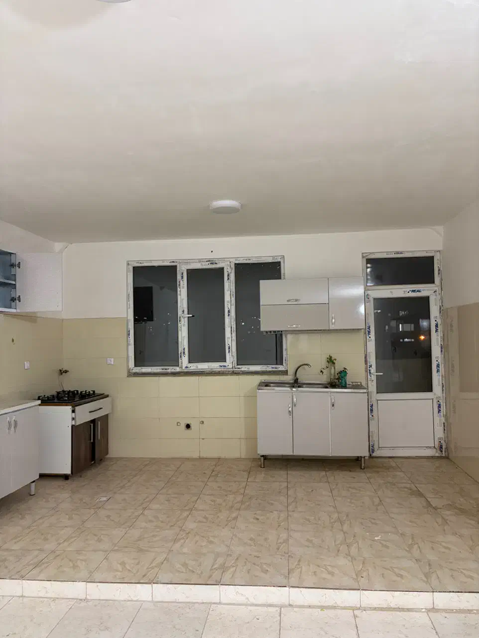 آپارتمان ۸۵ متری با قیمتی عالی|فروش آپارتمان|دورود, |دیوار