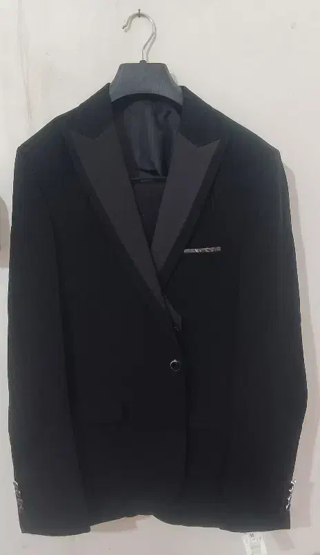 کت و شلوار|لباس|کلاله, |دیوار