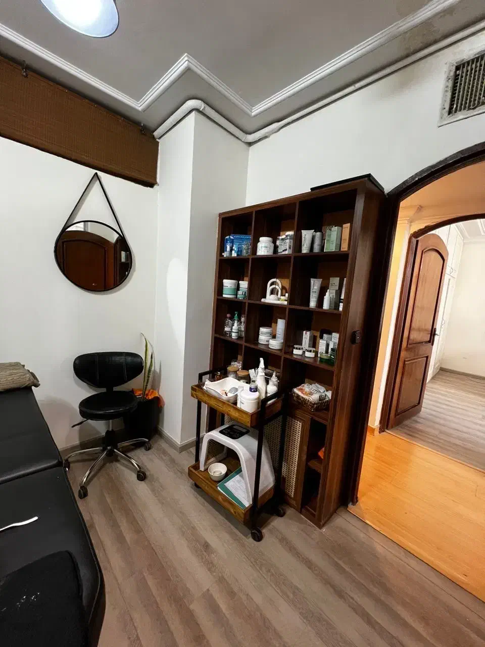 اجاره لاین و اتاق سالن زیبایی|اجارهٔ کوتاه‌مدت دفتر کار و فضای آموزشی|مشهد, دانشجو|دیوار