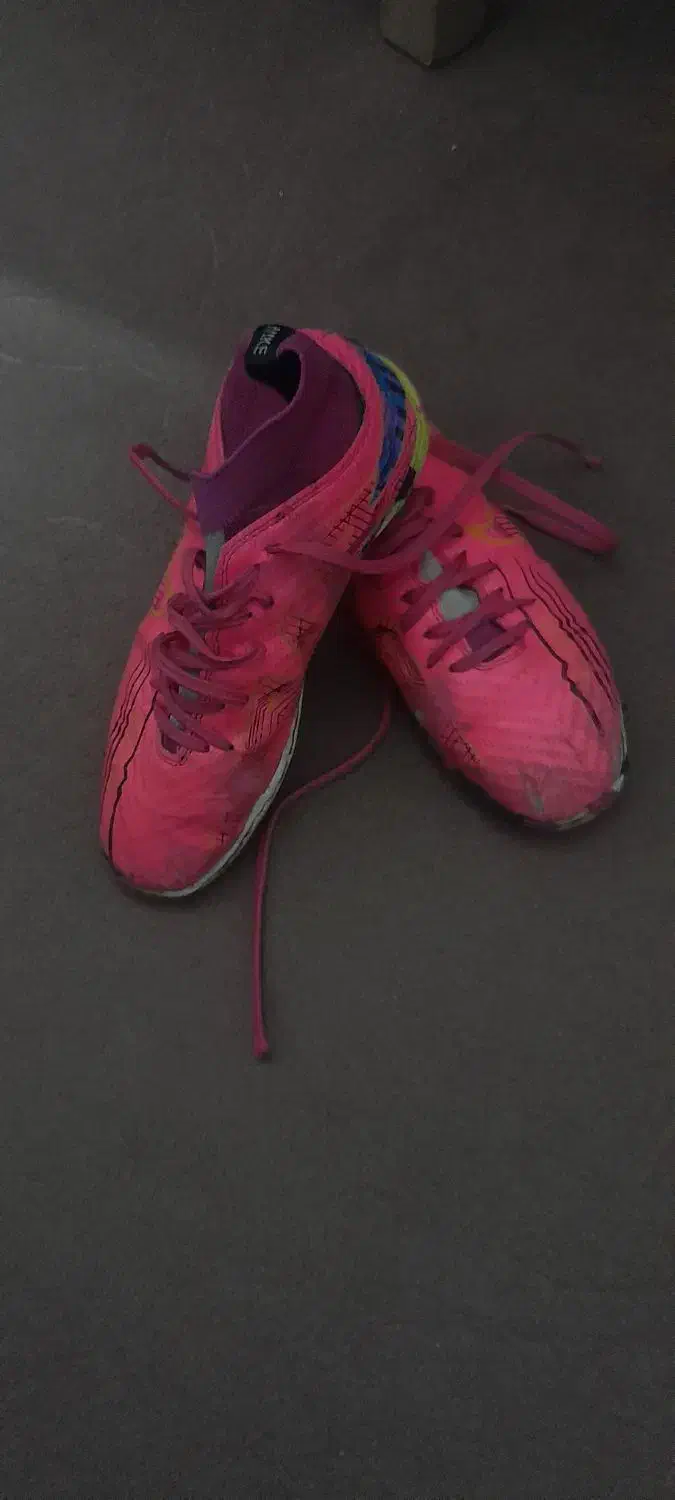 کفش فقط ۶۰۰ زیره لاستیک داخل سالن سُر نمیخوره|کیف، کفش، کمربند|لنگرود, |دیوار