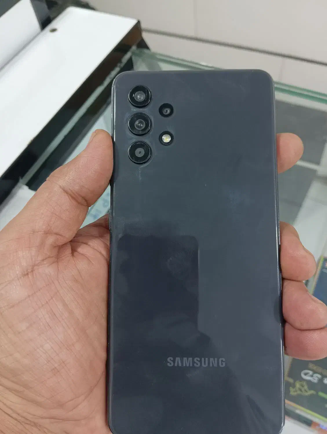 گوشی|موبایل|اقبالیه, |دیوار