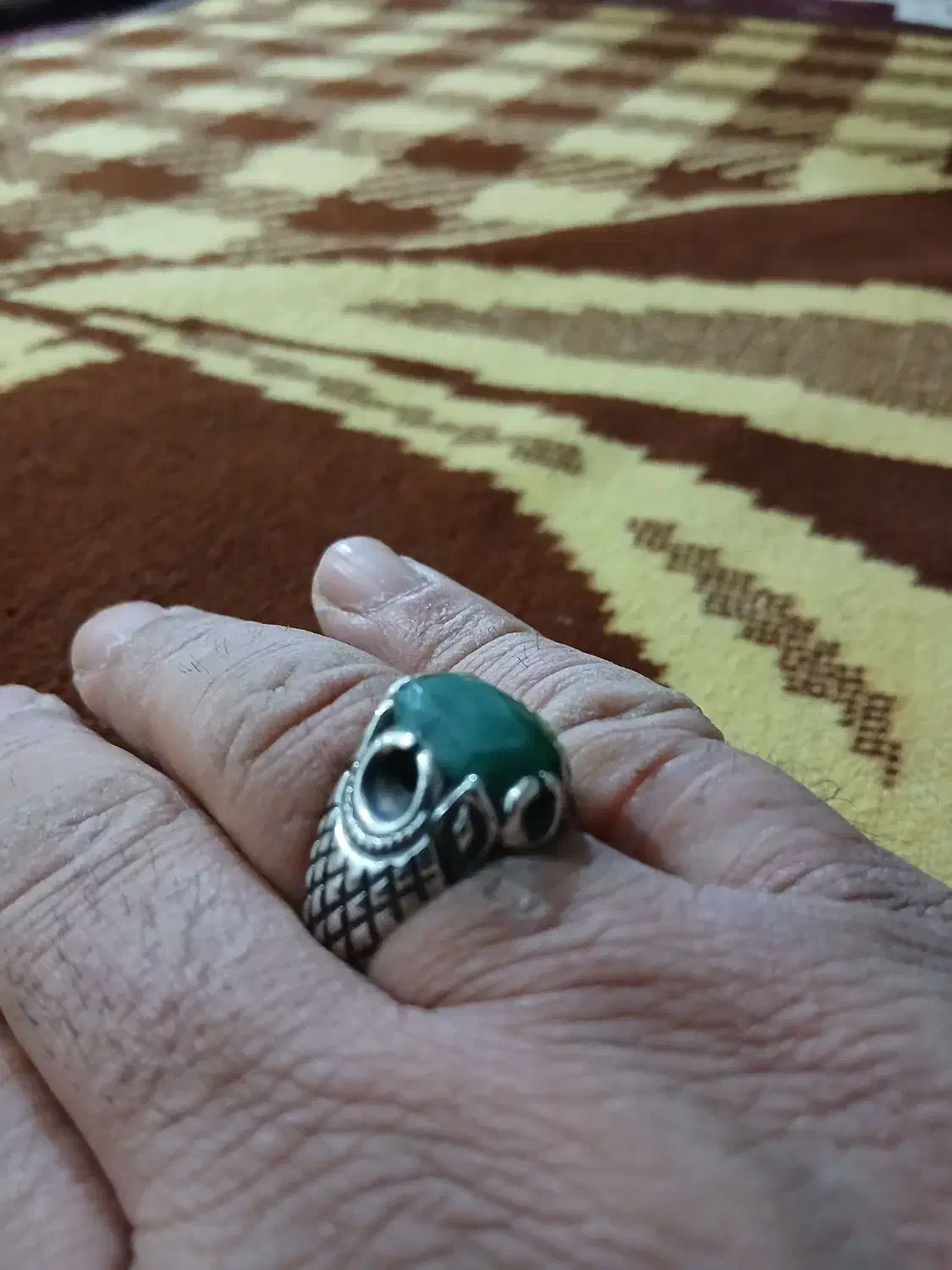 زمرد زامبیا|جواهرات|قم, دروازه ری|دیوار