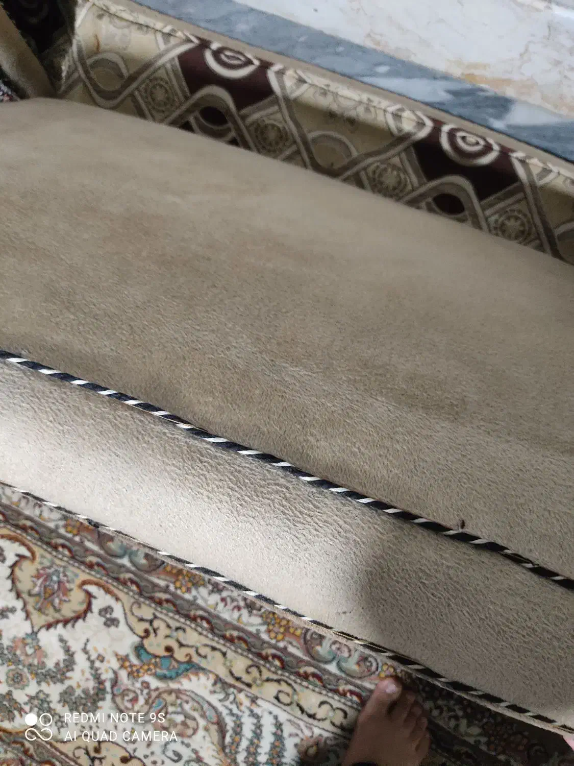 پشتی اذین پنج جفت دارم نونوهستن سنگین|فرش|قم, قلعه کامکار|دیوار