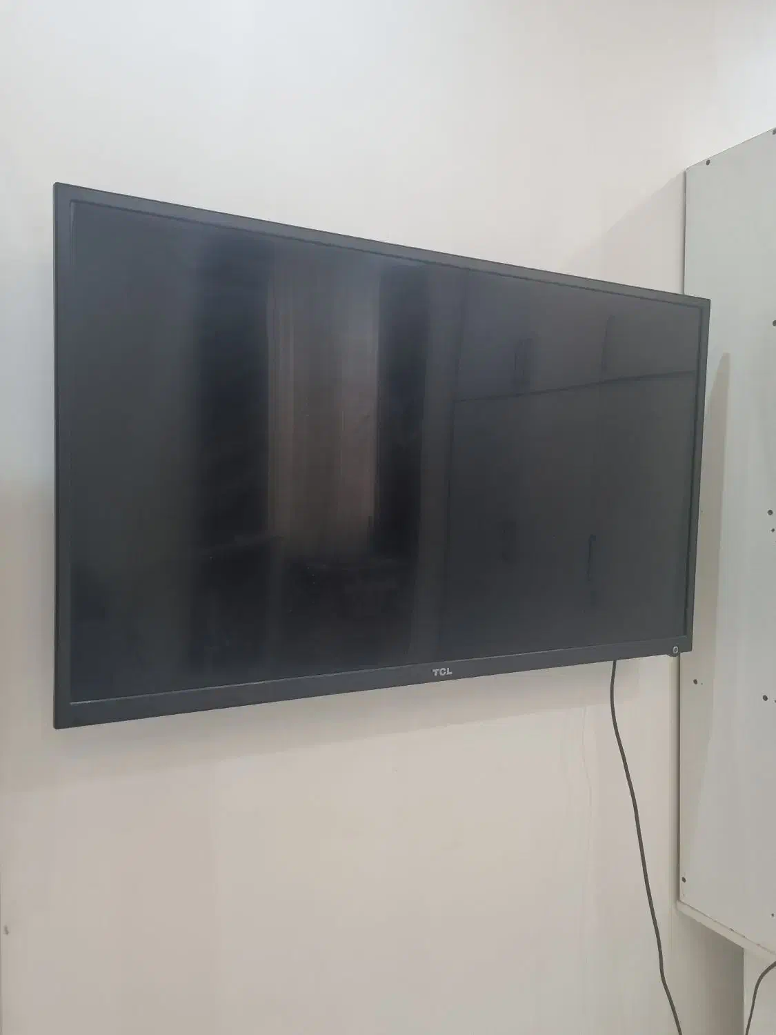 تلویزیون ۴۲ اینچ|تلویزیون و پروژکتور|اهواز, بیست متری شهدا|دیوار