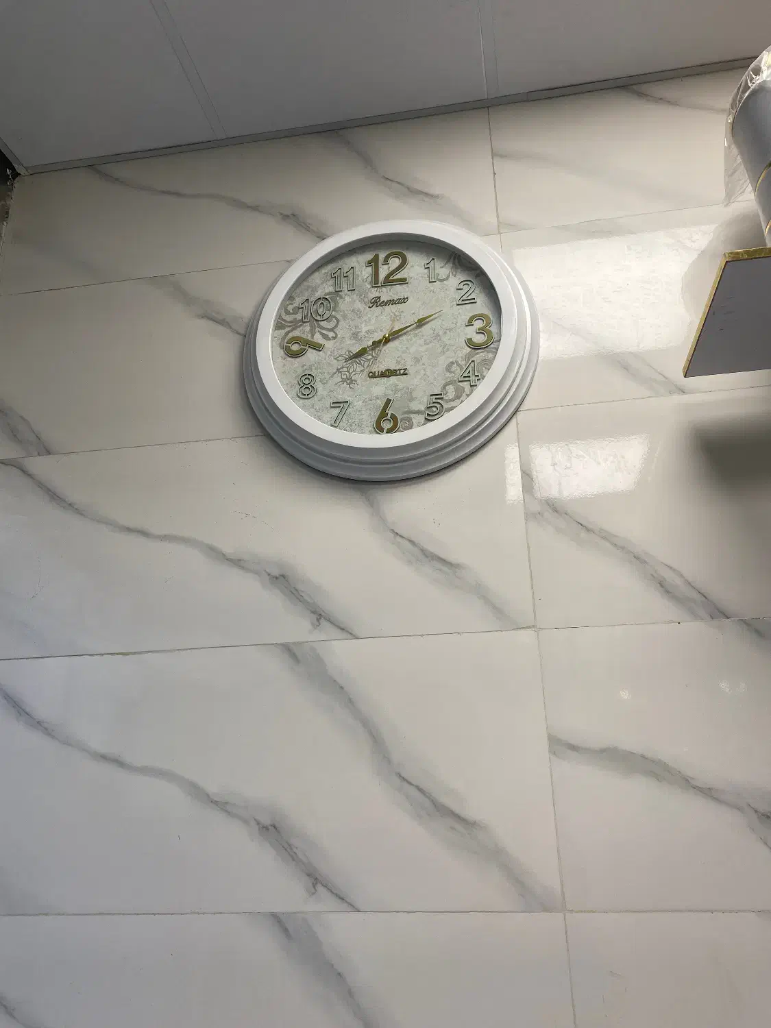 ساعت دیواری|ساعت دیواری و تزئینی|میانه, |دیوار