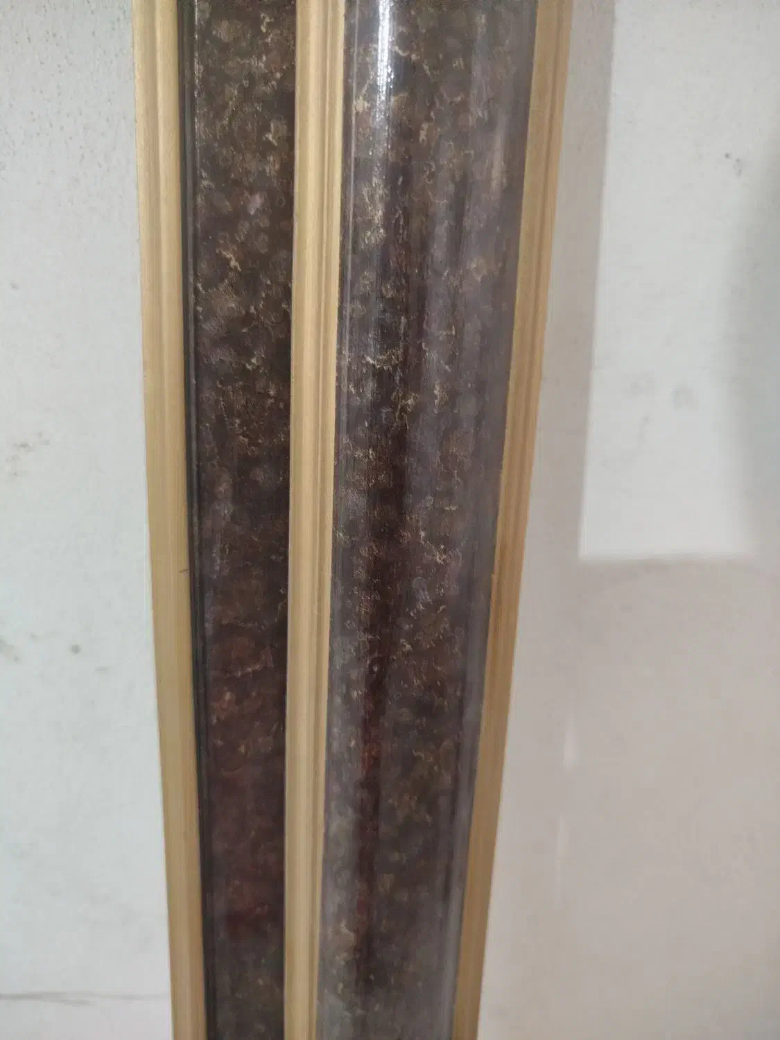 دو مدل قاب تابلو فرش . قاب قهوه ای طلایی|تابلو، نقاشی، عکس|تهران, منیریه|دیوار