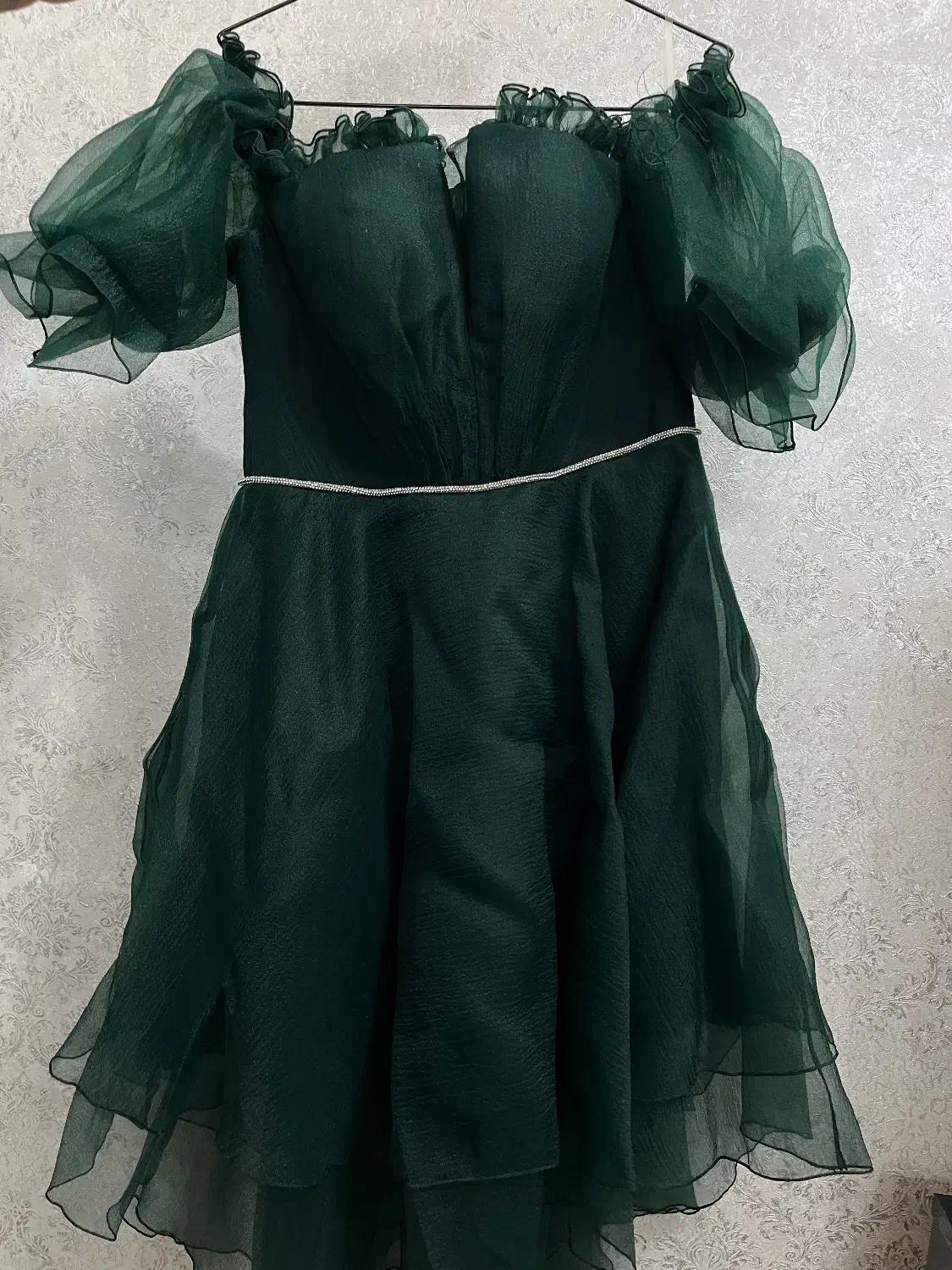 لباس مجلسی|لباس|فردیس, نیروگاه برق|دیوار