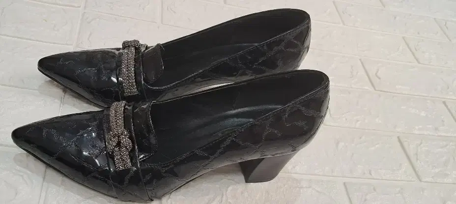 کفش مجلسی ۴۰ نو نو|کیف، کفش، کمربند|ری, دیلمان|دیوار