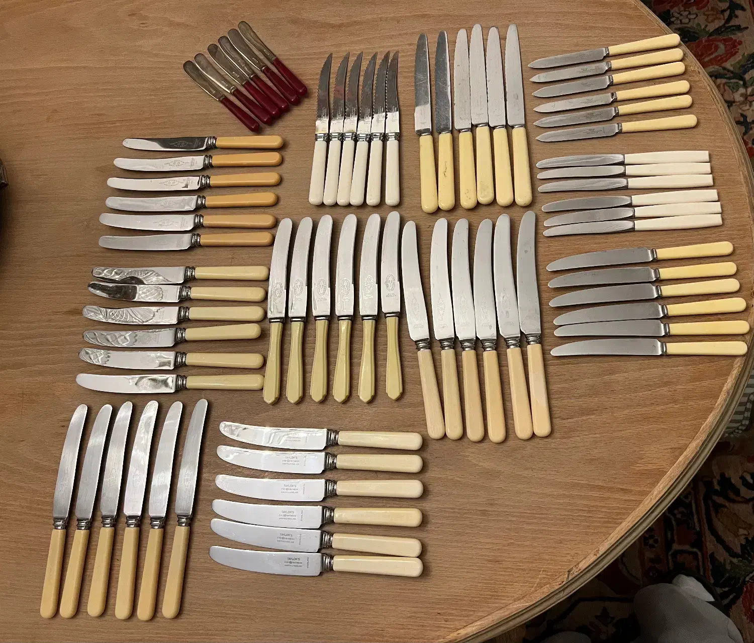 ست های ۶ تایی کارد استیل و دسته سلولویید انگلیسی|ظروف سرو و پذیرایی|تهران, امانیه|دیوار