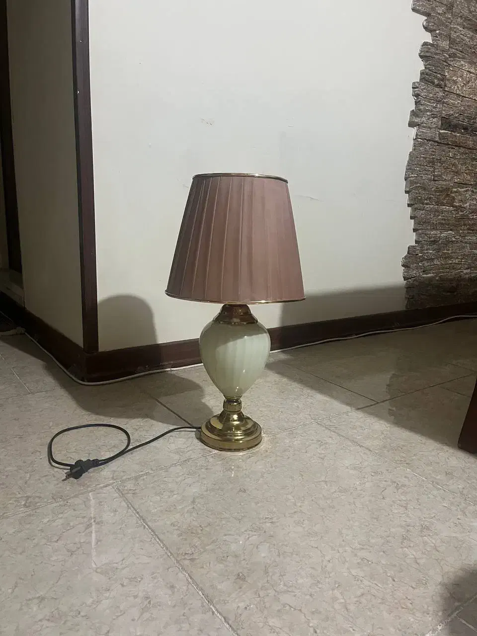 آباژور کنار تخت|چراغ خواب و آباژور|فردیس, شهرک ۱۱۰|دیوار