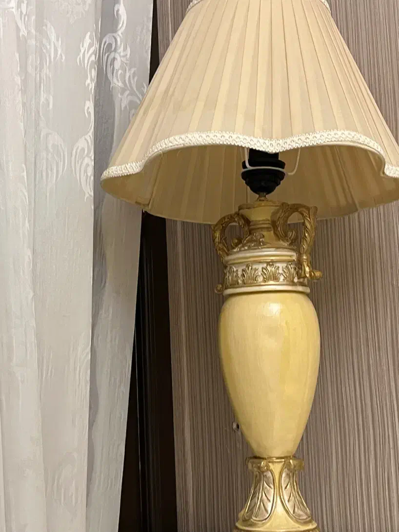 اباژور تکی جنس پلی استر (رزین)|چراغ خواب و آباژور|قم, شهرک قدس|دیوار