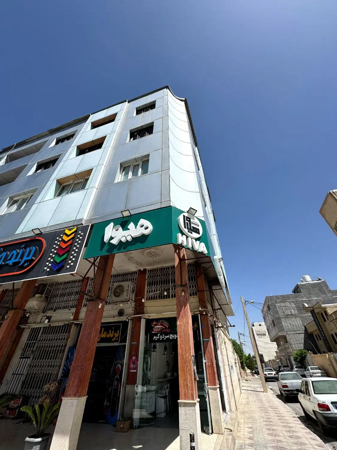 استخدام پرسنل خانم در فست فود هیوا|استخدام خدمات فروشگاه و رستوران|مرودشت, بیست متری بیمارستان|دیوار