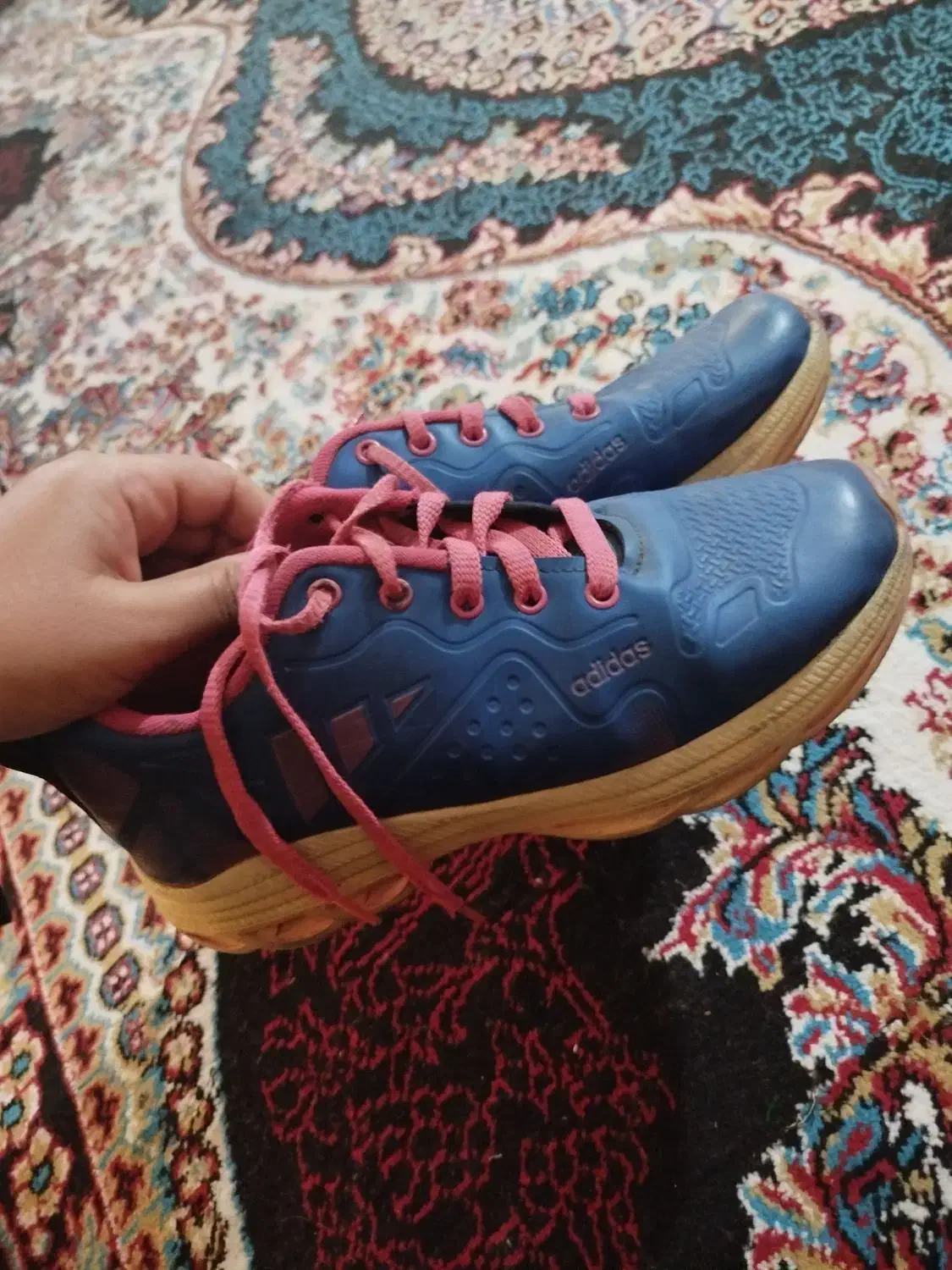 سه جفت کفش|کیف، کفش، کمربند|یاسوج, |دیوار