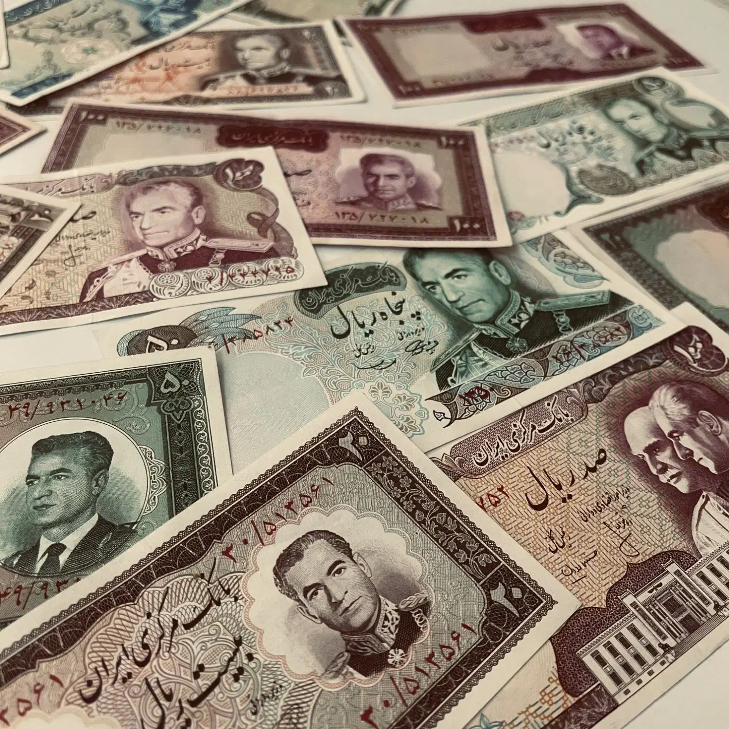 فروش و خریدانواع اسکناس پهلوی تمبر سکه مجله عکس|کلکسیون اشیاء عتیقه|تهران, الهیه|دیوار