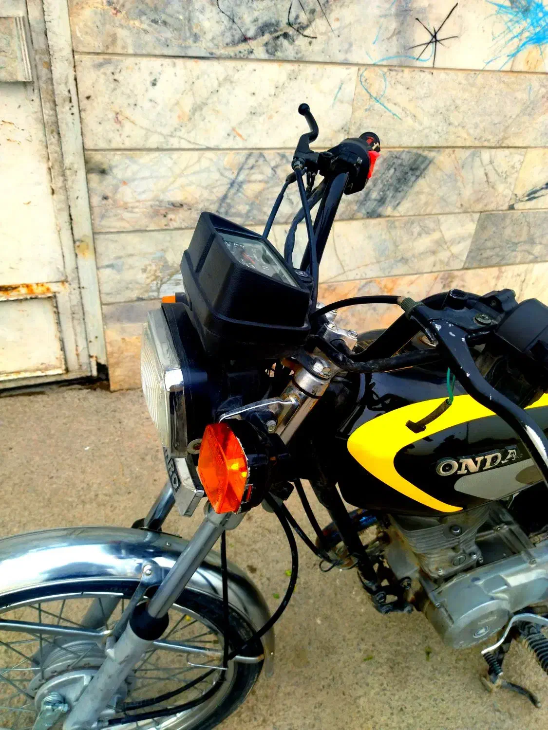 125 تمام مدارک تمیز و سالم به نام مدل ۹۰|موتورسیکلت|اصفهان, شهرک امام خمینی|دیوار