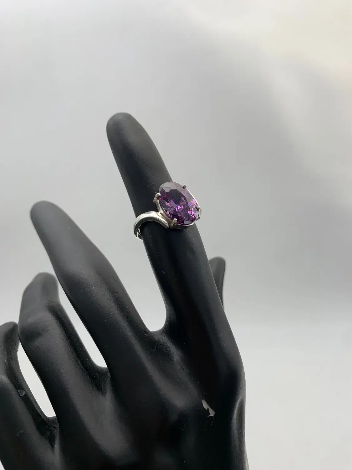 ساخت انواع انگشتر و زنجیر نقره با طرح و سنگ دلخواه|جواهرات|نوشهر, |دیوار