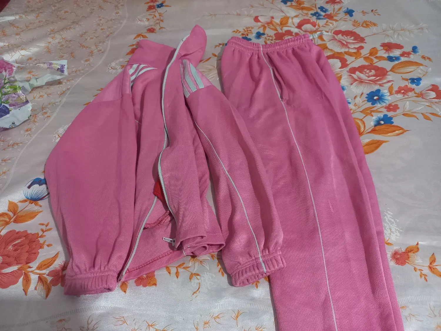 لباس|کفش و لباس بچه|شیروان (خراسان), |دیوار