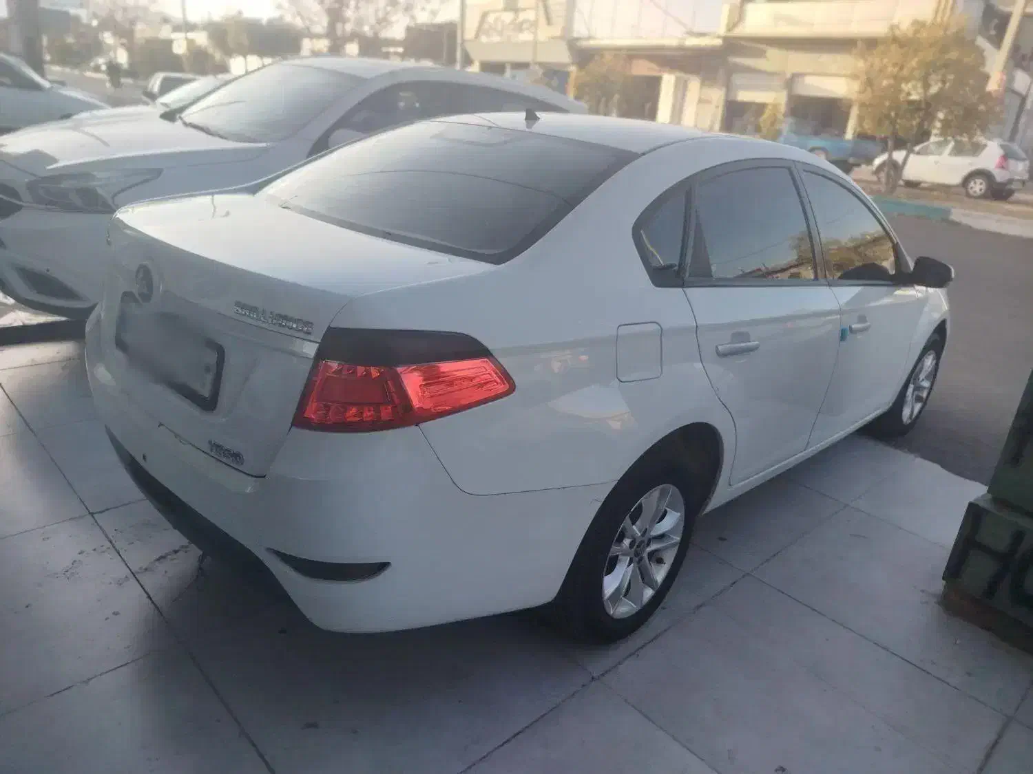 برلیانس 330دنده ای مدل1395|خودرو سواری و وانت|فسا, |دیوار