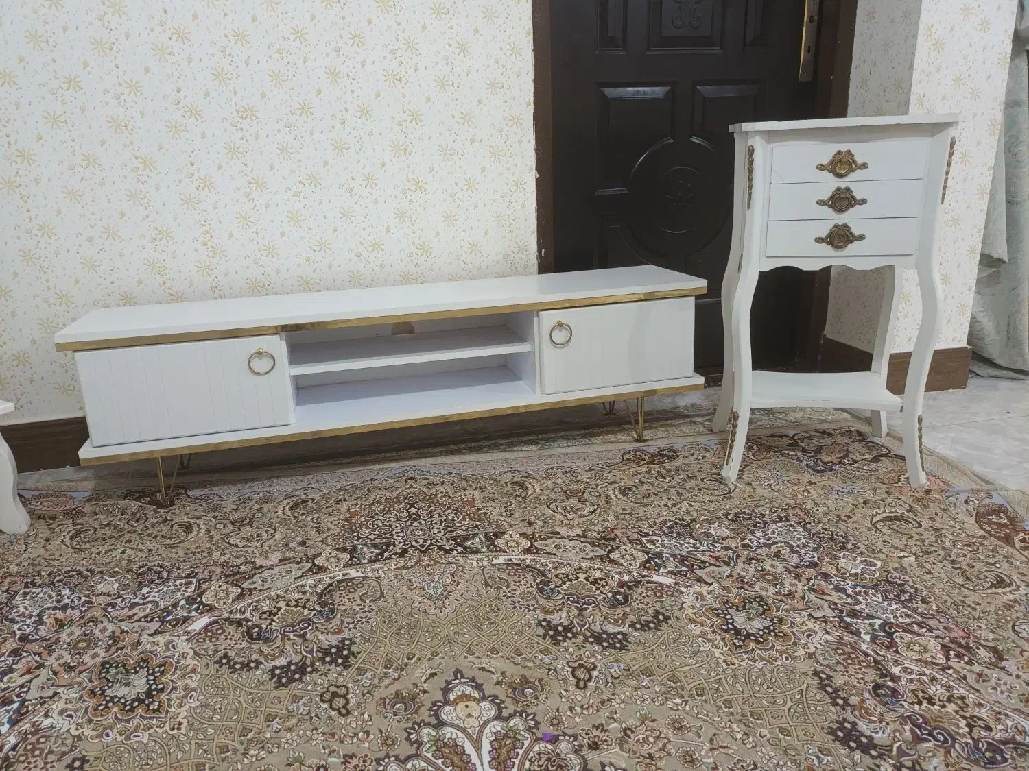 کنسول و میز تلوزیون در حد نو قیمت ۳۵۰۰۰۰۰۰۰|میز تلویزیون|اقبالیه, |دیوار