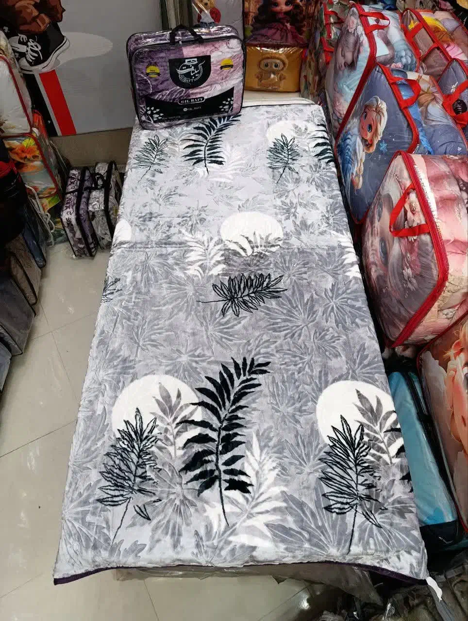 پتو یک نفره کلودی طرح چنل|رختخواب، بالش، پتو|مشهد, عیدگاه|دیوار