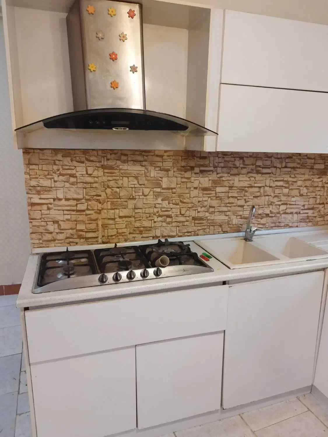 کابینت کار کرده هود و گاز|کتابخانه، شلف، قفسه‌های دیواری|رشت, رشتیان|دیوار