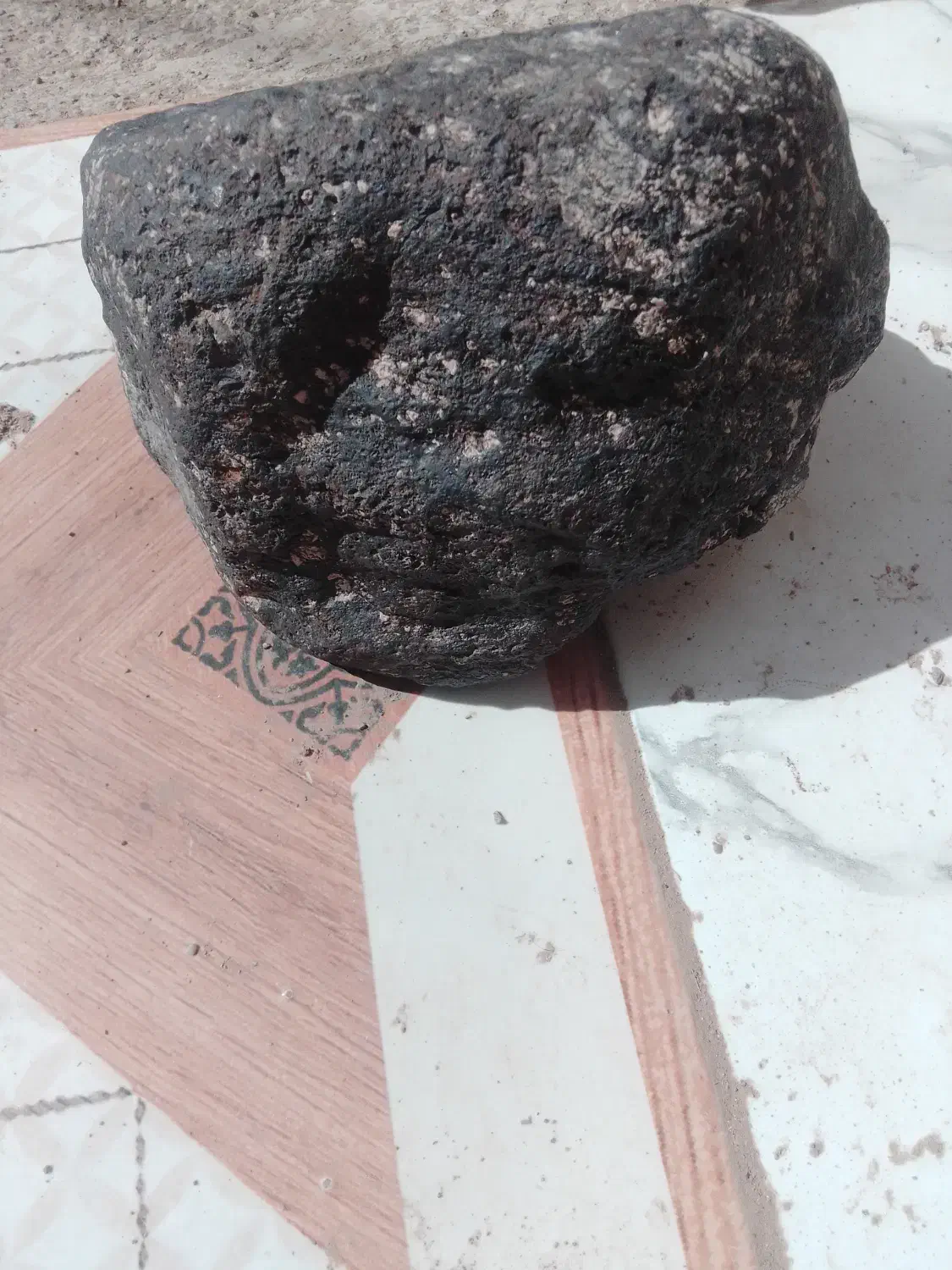 شهاب سنگ|جواهرات|تایباد, |دیوار