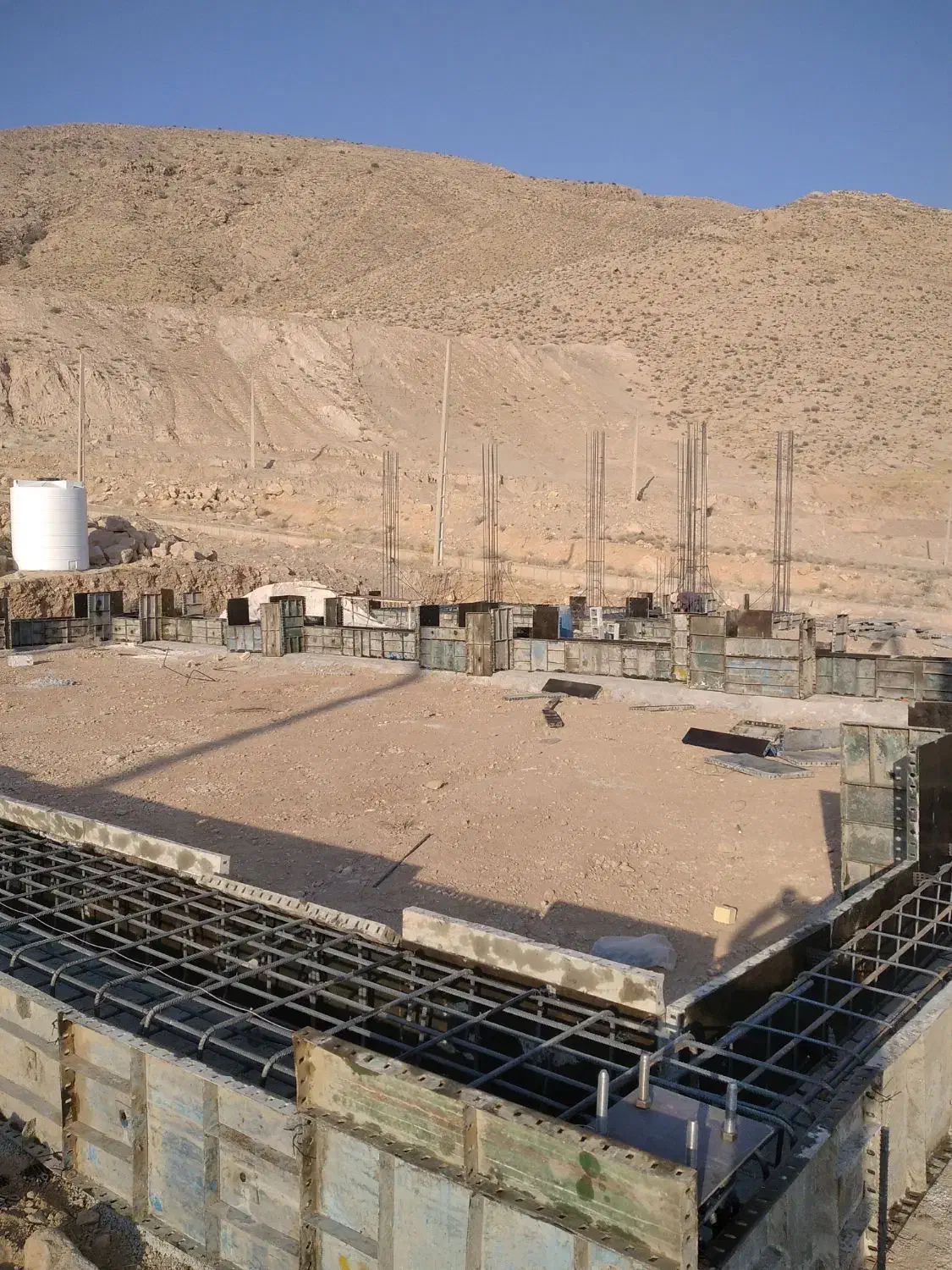 آرماتوربندی فونداسیون سوله گچی سلطان اباد|خدمات پیشه و مهارت|شیراز, شهرک گلها|دیوار