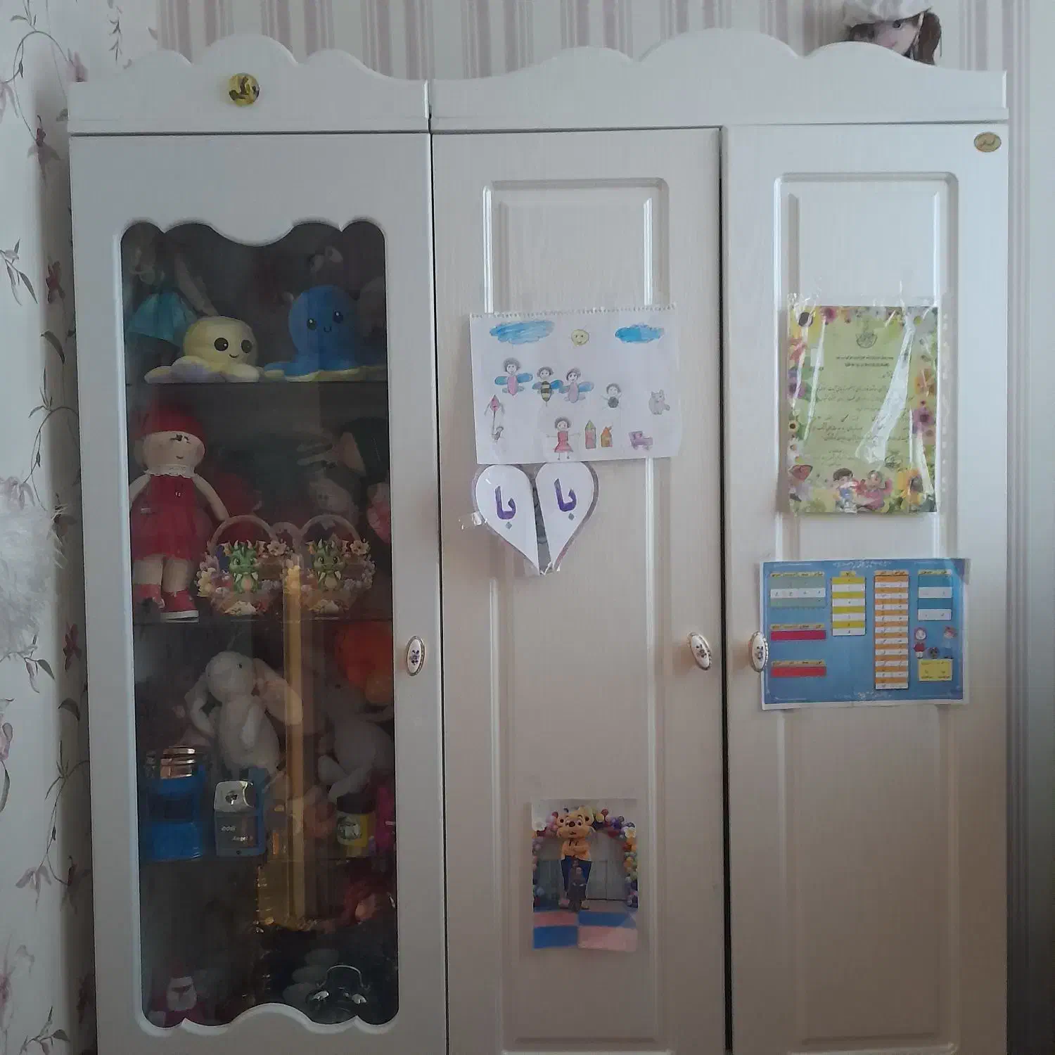 تخت دو طبقه و کمد کودک و ویترین|تخت و سرویس خواب|خوانسار, |دیوار