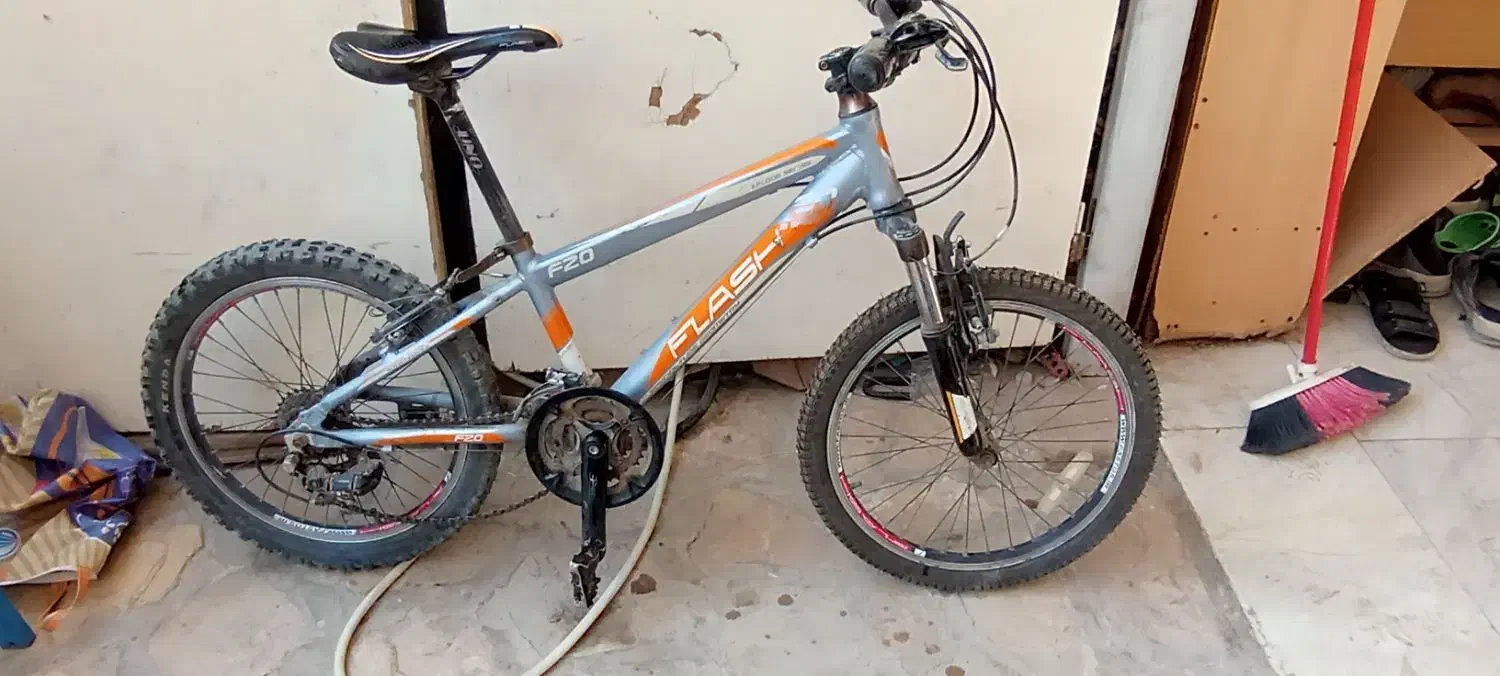 دوچرخه فلش سایز 20|دوچرخه، اسکیت، اسکوتر|نیشابور, شهید بهشتی|دیوار