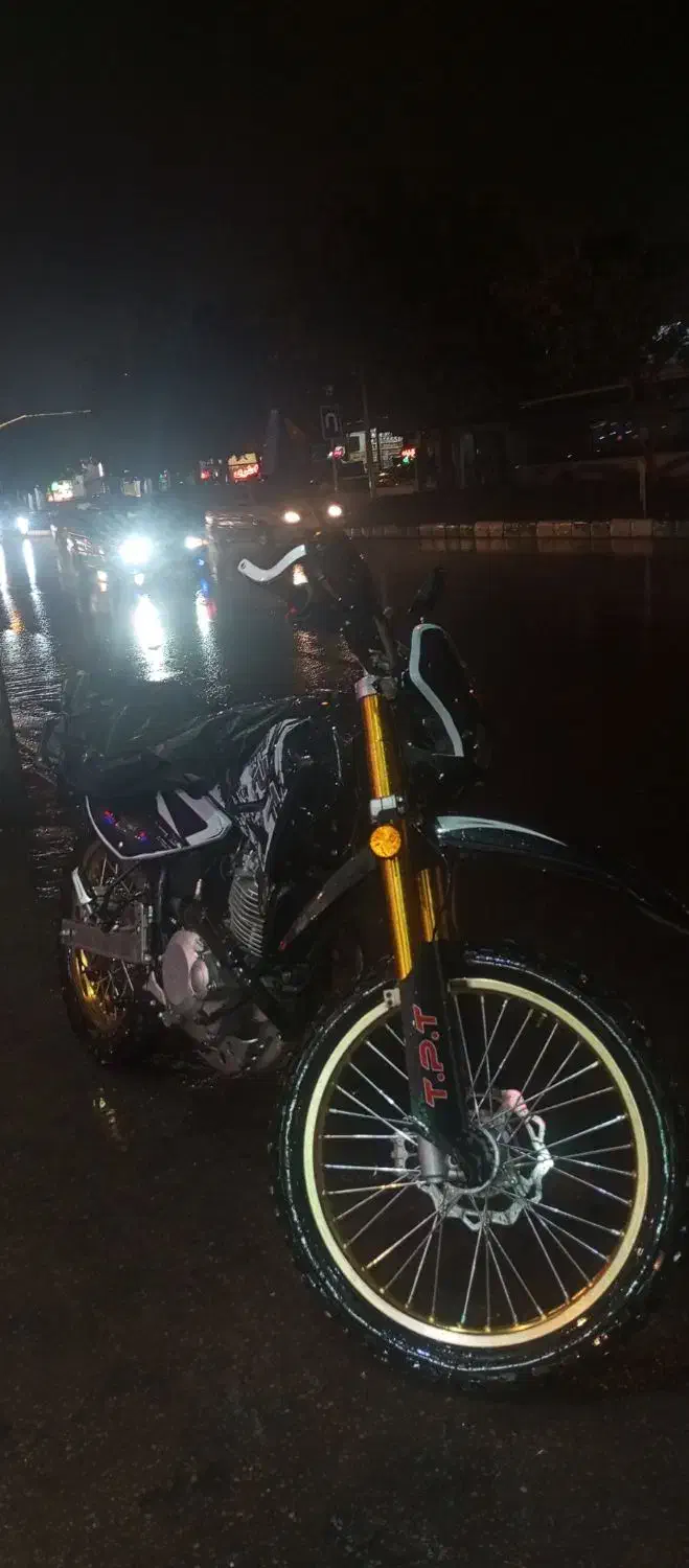 تریل تیزپر توس 250 مدل 1403مشکی فروش فوری|موتورسیکلت|مشهد, بلال|دیوار