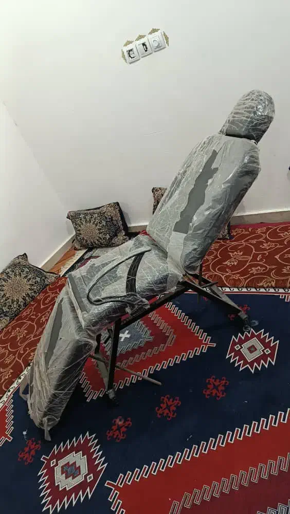 صندلی اریشگری|آرایشگاه و سالن‌های زیبایی|باوی, |دیوار