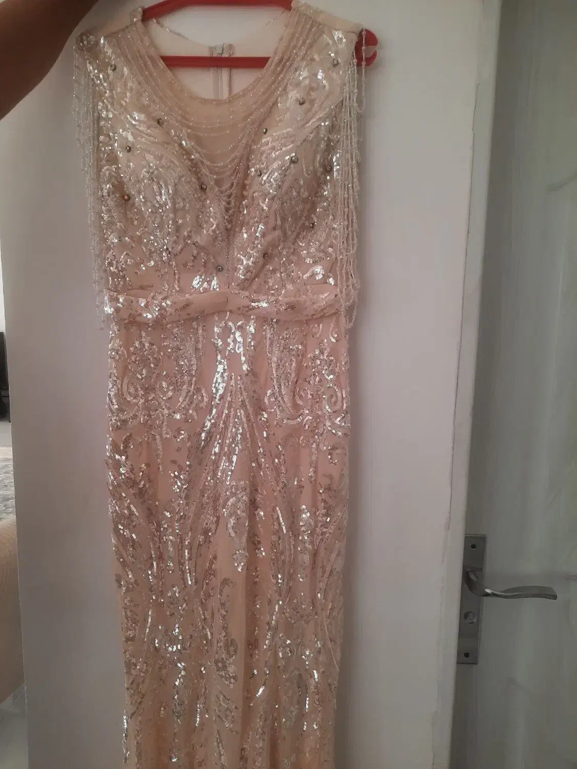 لباس مجلسی.|لباس|گرگان, |دیوار