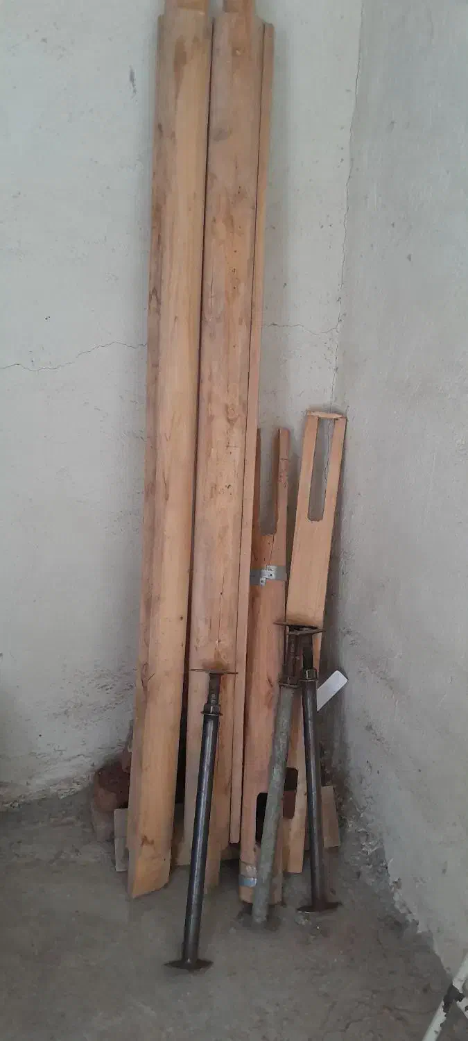 دزگاه فرش یا دار قالی زرنیم|ابزارآلات|خسروشاه, |دیوار