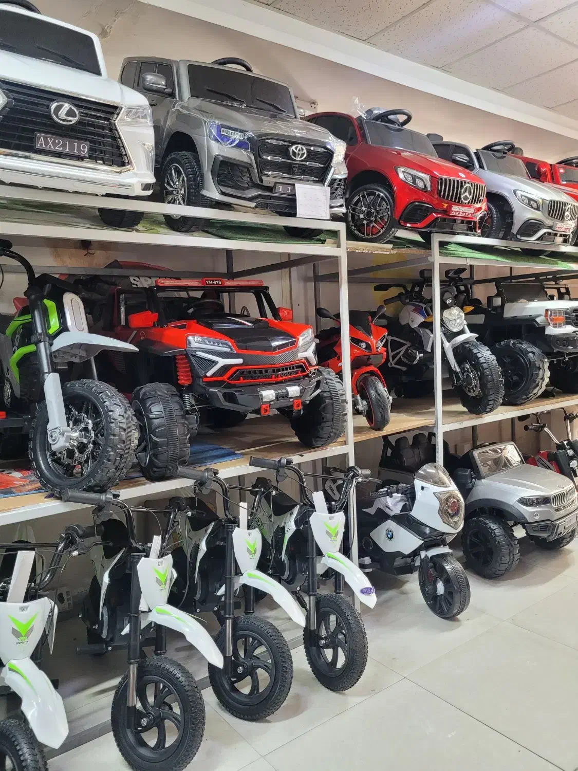 مرسدس بنز/پرقدرت/کمک فنر دار اورجینال|اسباب‌‌بازی|اسفرورین, |دیوار