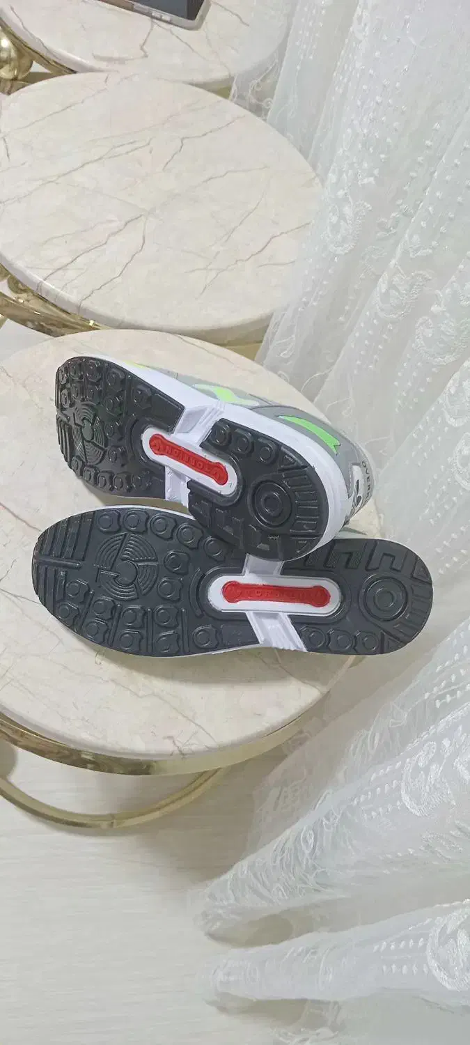 کفش ورزشی ۴۳|کیف، کفش، کمربند|امام, |دیوار