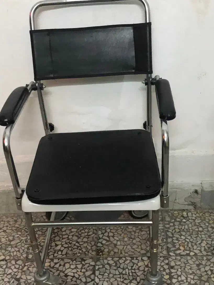 ویلچر مخصوص حمام افراد بیمار یا سالمند|آرایشی، بهداشتی، درمانی|رشت, گلزاران|دیوار