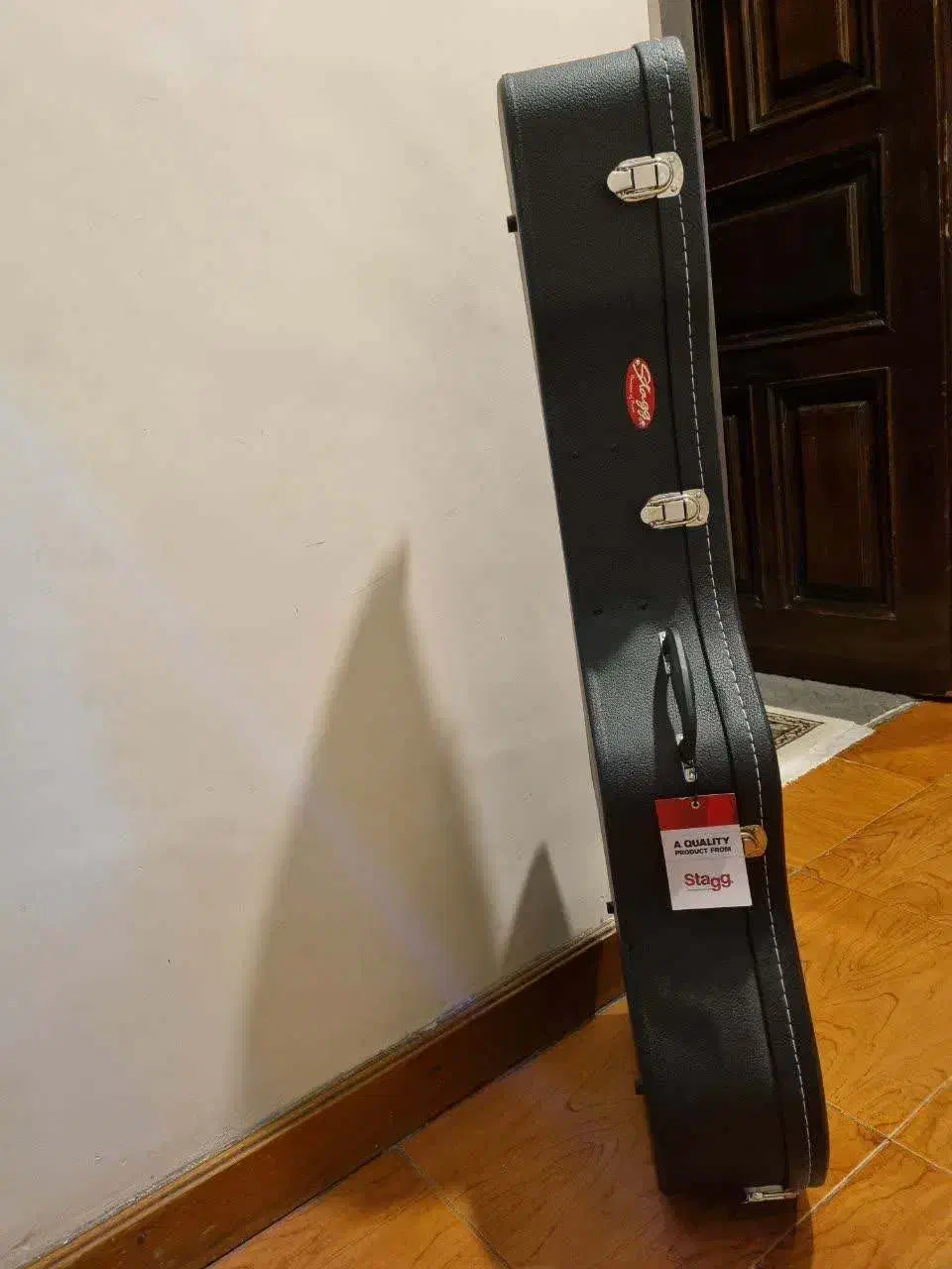 گیتار دست ساز وارداتی|گیتار، بیس، امپلیفایر|ساری, |دیوار