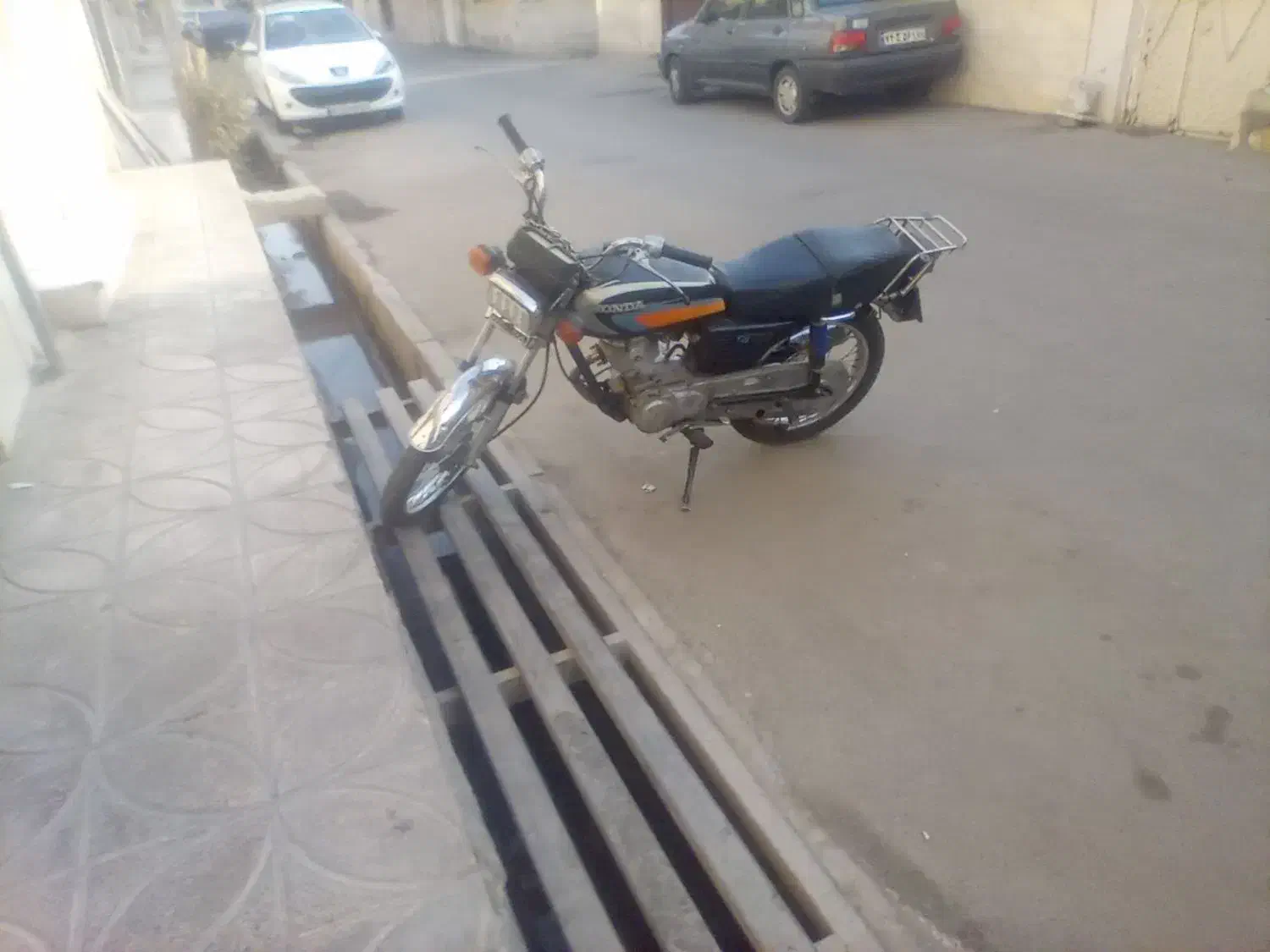 هندا ۱۲۵مزایده پلاک قدیم|موتورسیکلت|رباطکریم, شترخوار|دیوار